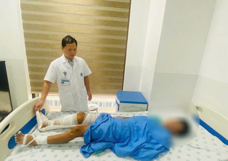 5 giờ nghẹt thở ‘cứu’ cẳng chân gần đứt lìa của nam sinh 15 tuổi- Ảnh 3.