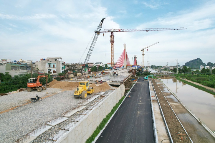 Chiêm ngưỡng hình hài cầu vượt hơn 647 tỷ đồng sau hợp long- Ảnh 3.