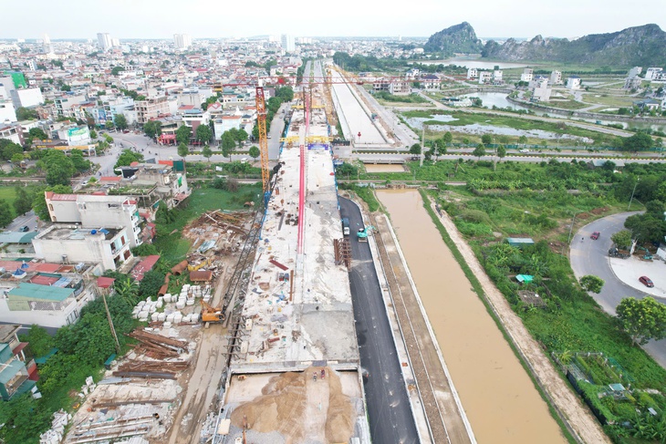 Chiêm ngưỡng hình hài cầu vượt hơn 647 tỷ đồng sau hợp long- Ảnh 6.