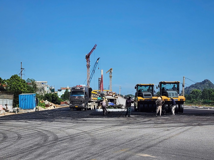 Chiêm ngưỡng hình hài cầu vượt hơn 647 tỷ đồng sau hợp long- Ảnh 4.