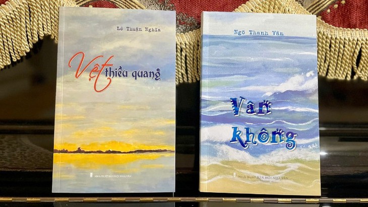Ra mắt hai tập thơ 'Vệt thiều quang' và 'Vân không'- Ảnh 2.