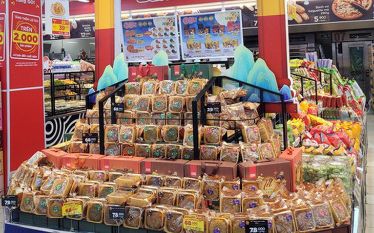 Thị trường bánh trung thu nhộn nhịp với hương vị mới, kích cầu tiêu dùng giới trẻ với giá từ 68.000 đồng/chiếc