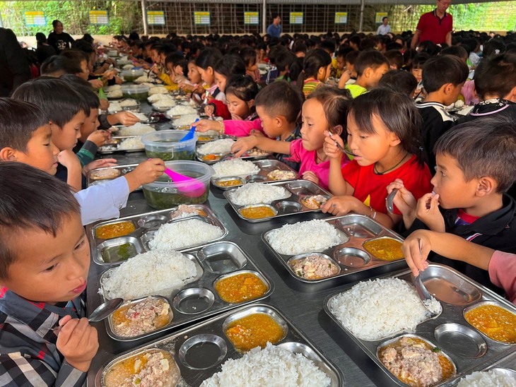 Chế độ ăn uống lành mạnh và không lành mạnh ảnh hưởng tới sức khỏe trẻ em như thế nào?- Ảnh 2. Chế độ ăn uống lành mạnh và không lành mạnh ảnh hưởng tới sức khỏe trẻ em như thế nào?- Ảnh 2.