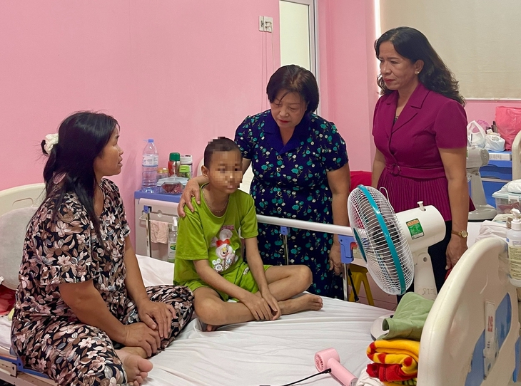 Hơn 60 trẻ đang điều trị bệnh hiểm nghèo được hỗ trợ- Ảnh 3.