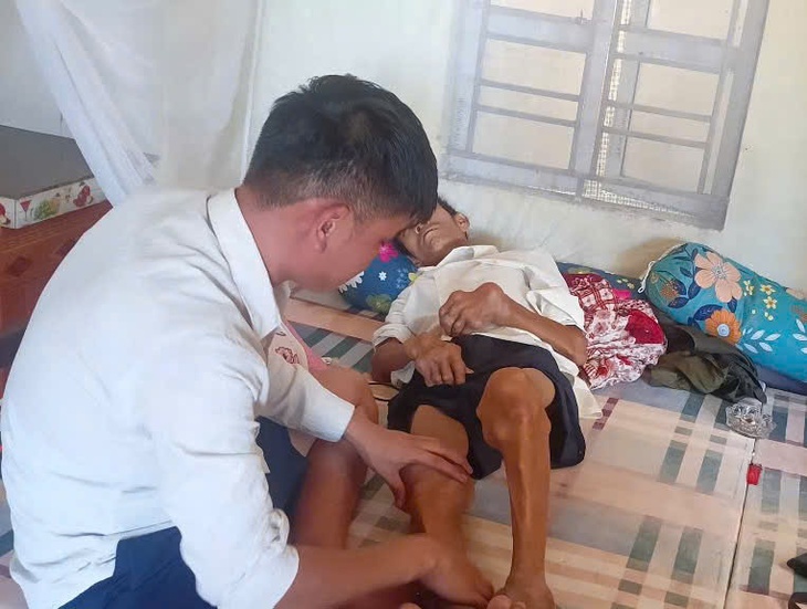 Xót thương hoàn cảnh nam thanh niên phải nghỉ học vì nhà nghèo, chăm sóc bố suy thận- Ảnh 3.