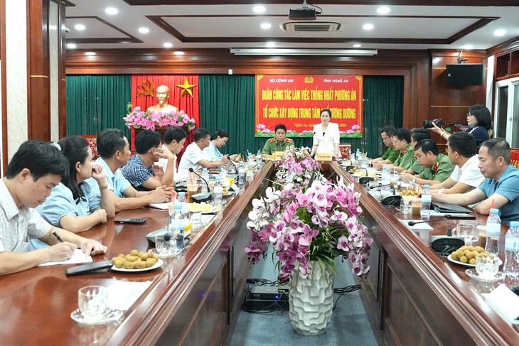 Bộ Công an hỗ trợ khoảng 30 tỷ đồng xây dựng Trung tâm Y tế ở xã vùng cao Nghệ An
- Ảnh 1. Bộ Công an hỗ trợ khoảng 30 tỷ đồng xây dựng Trung tâm Y tế ở xã vùng cao Nghệ An
- Ảnh 1.