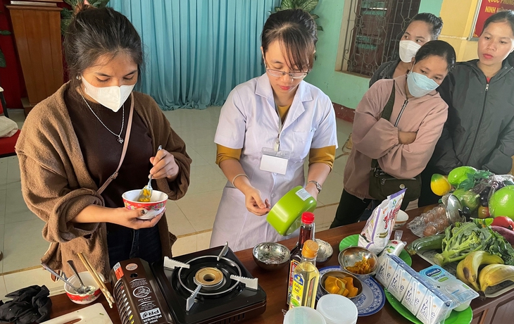 Những sai lầm dinh dưỡng của bà mẹ mang thai và cho con bú ở vùng dân tộc thiểu số và miền núi- Ảnh 3. Những sai lầm dinh dưỡng của bà mẹ mang thai và cho con bú ở vùng dân tộc thiểu số và miền núi- Ảnh 3.