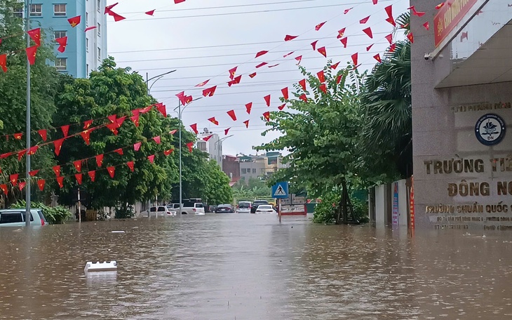 Đóng cửa xả lũ thủy điện Hòa Bình đảm bảo an toàn cho hạ du- Ảnh 3.