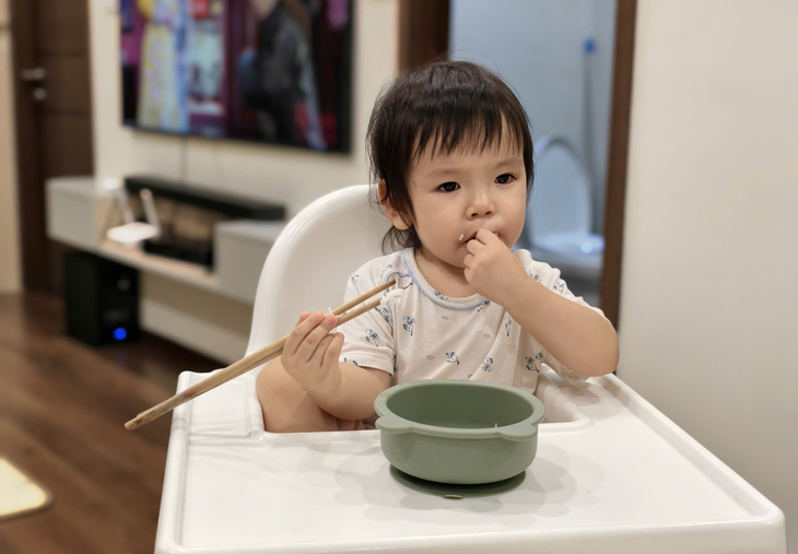 Trẻ biếng ăn, có nên cho uống sữa thay cơm không?- Ảnh 1. Trẻ biếng ăn, có nên cho uống sữa thay cơm không?- Ảnh 1.