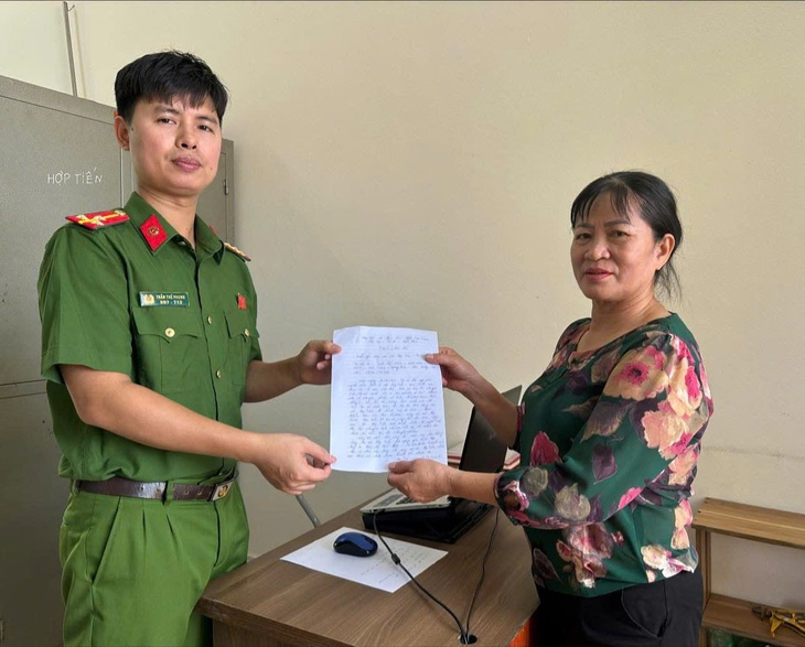 Sau gần 1 tháng chuyển khoản nhầm, người phụ nữ đã nhận lại số tiền 200 triệu đồng- Ảnh 1.