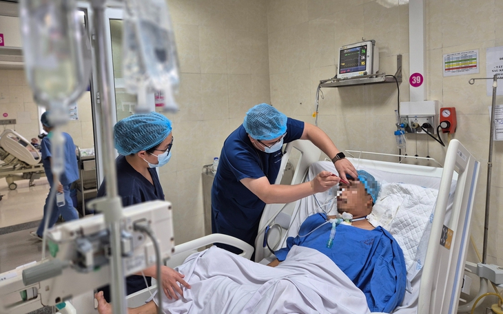 Từ phút sinh tử đến ngày trở về bên gia đình: Câu chuyện ấm lòng về tình người và sự tận tâm của thầy thuốc- Ảnh 1.