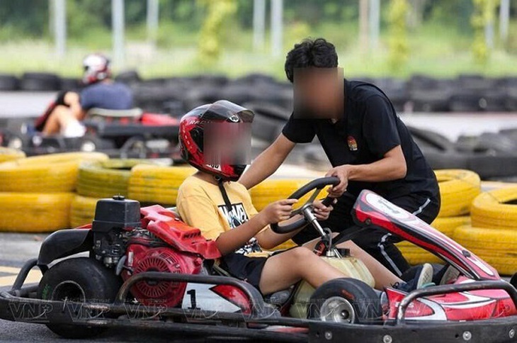 Sau va chạm trò chơi trong tuần trăng mật, chàng trai 26 tuổi phải cắt bỏ một bên tinh hoàn- Ảnh 1. Sau va chạm trò chơi trong tuần trăng mật, chàng trai 26 tuổi phải cắt bỏ một bên tinh hoàn- Ảnh 1.