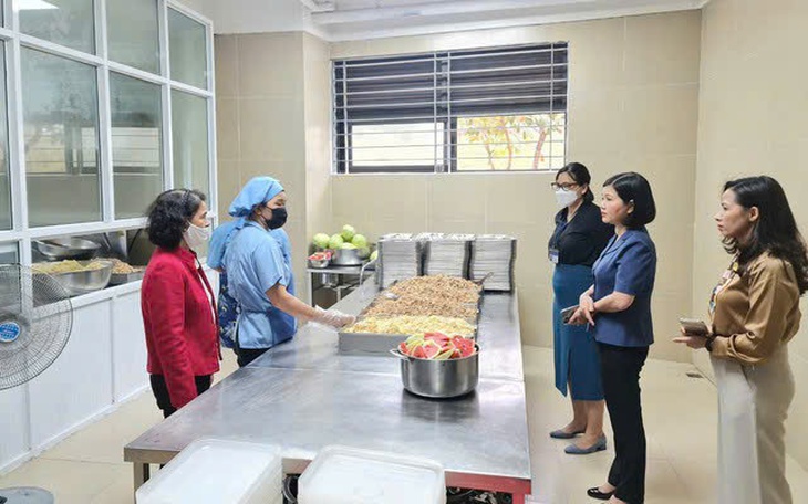 Cô giáo bị học sinh hành hung ngay trong lớp học ở Hà Nội- Ảnh 2.