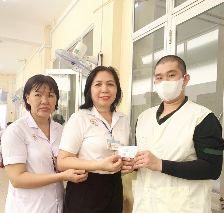 Bệnh nhân khó khăn ở Khánh Hòa muốn được tặng thẻ BHYT cần chú ý điều gì?- Ảnh 2. Bệnh nhân khó khăn ở Khánh Hòa muốn được tặng thẻ BHYT cần chú ý điều gì?- Ảnh 2.