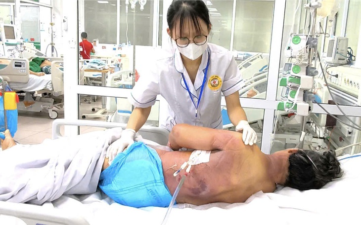 Một thanh niên bị xương cá đâm thủng ruột non, gây áp xe ổ bụng - Ảnh 1.