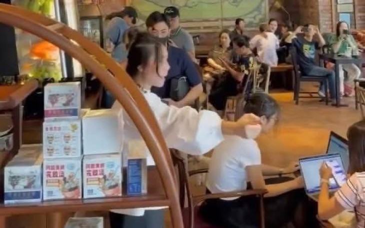 Luật sư nói về hành vi "ra hiệu", hô "thôi" của tổng tài ở quán cà phê tại Hà Nội: Cần xử lý nghiêm
