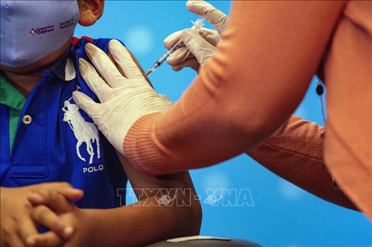 Mỹ: Điều chỉnh khuyến nghị tiêm vaccine đối với trẻ em- Ảnh 1.
