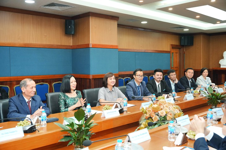 Long Châu – Bệnh viện Đại học Y Dược ký kết hợp tác chiến lược, đồng kiến tạo hệ sinh thái y tế vì sức khỏe người Việt- Ảnh 2.