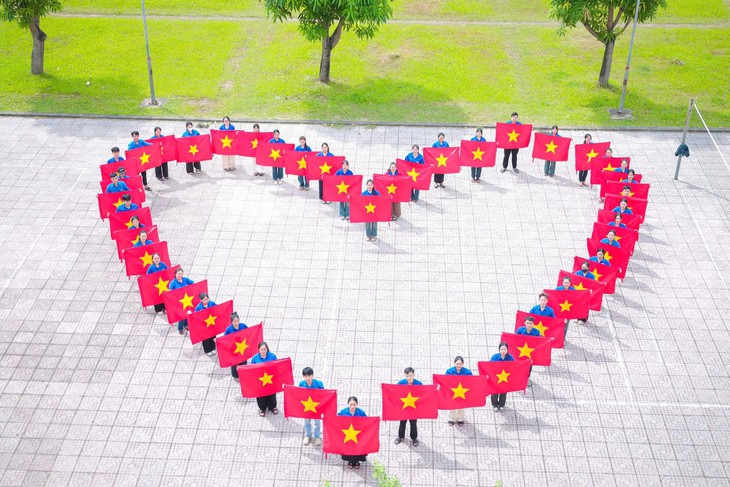 Thiếu nhi Nghệ An sáng tạo xếp hình chào mừng 80 năm Quốc khánh- Ảnh 5.