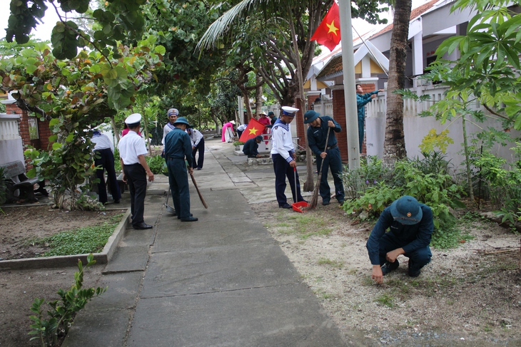 Ngày Quốc khánh ở Trường Sa- Ảnh 4.