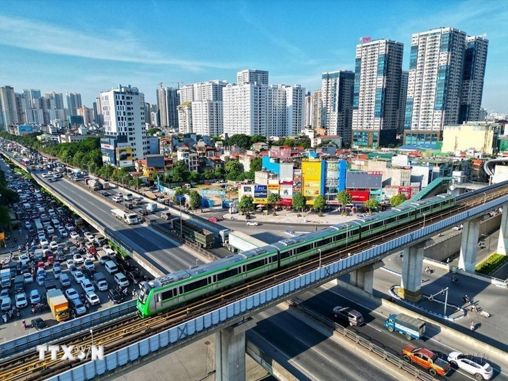 Hà Nội: Xe buýt và đường sắt đô thị đáp ứng tốt nhu cầu đi lại dịp Đại lễ A80- Ảnh 1.