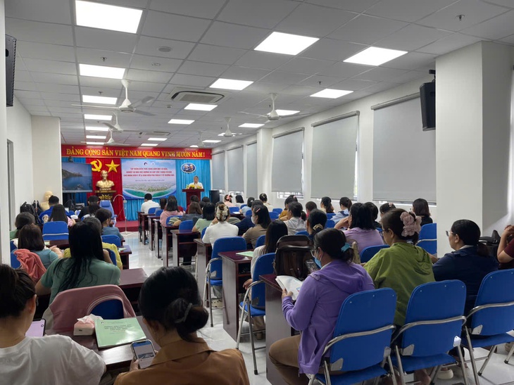 Bệnh viện Răng Hàm Mặt TW TPHCM tập huấn chăm sóc răng miệng học đường và khám chữa bệnh cho người dân Côn Đảo- Ảnh 2.