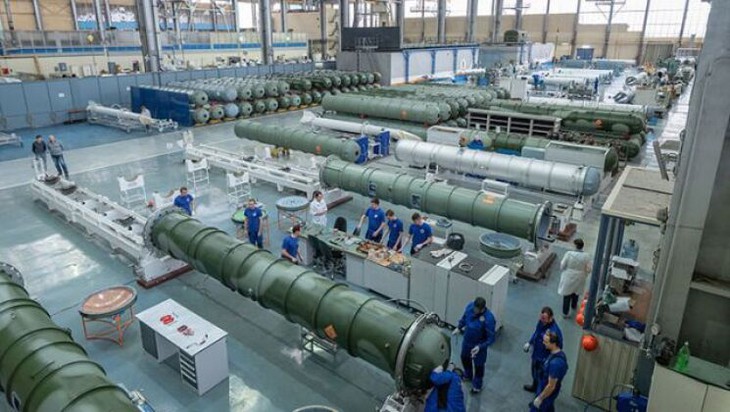 Nga tung 'cú đúp' sản xuất tên lửa cho hệ thống S-400- Ảnh 1.