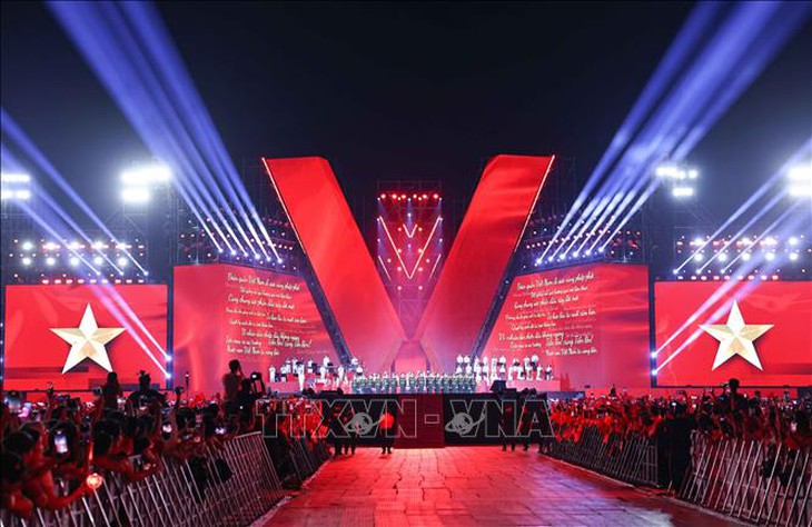 Concert âm nhạc: Sức mạnh tinh thần dân tộc và phát triển công nghiệp văn hóa- Ảnh 1. Concert âm nhạc: Sức mạnh tinh thần dân tộc và phát triển công nghiệp văn hóa- Ảnh 1.
