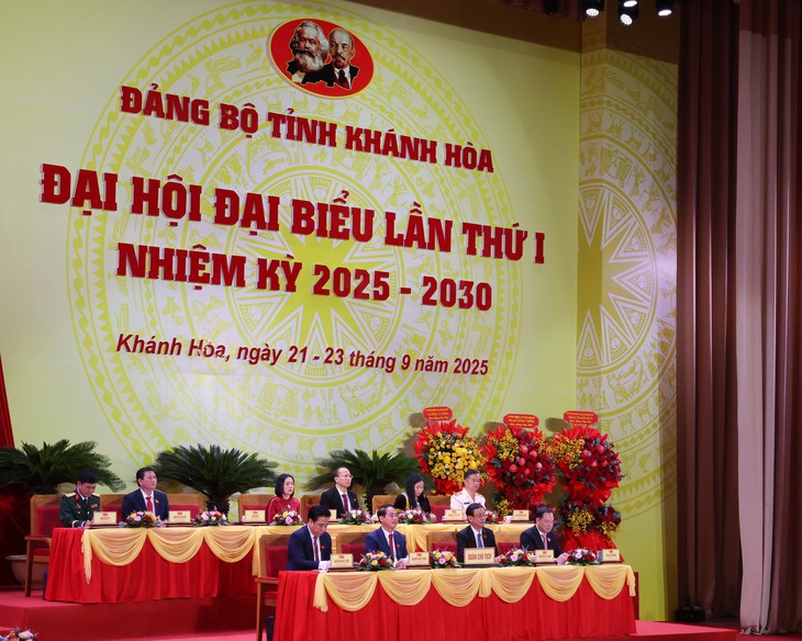 Khai mạc Đại hội Đảng bộ tỉnh Khánh Hòa lần thứ I- Ảnh 3.