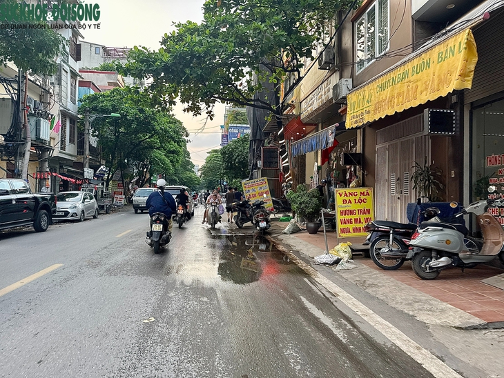 Vi phạm trật tự đô thị tái diễn ở phường Thanh Liệt ngay sau buổi ra quân xử lý- Ảnh 3.