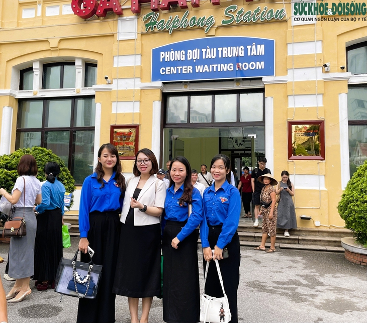 Ngày đầu tiên cán bộ Hải Phòng đi làm bằng tàu hỏa- Ảnh 3.