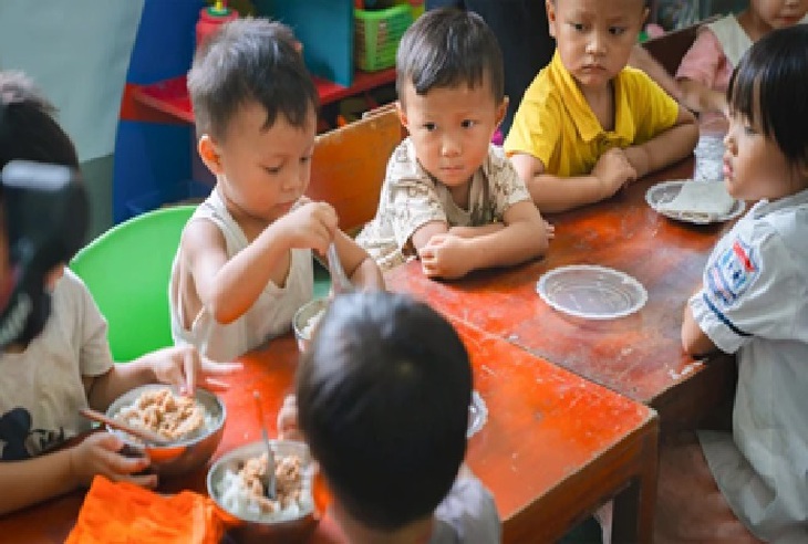 Mô hình bữa ăn học đường góp phần cải thiện sức khỏe cho trẻ vùng dân tộc thiểu số- Ảnh 2. Mô hình bữa ăn học đường góp phần cải thiện sức khỏe cho trẻ vùng dân tộc thiểu số- Ảnh 2.