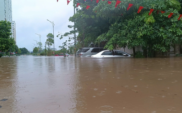 Siêu bão số 9 đang di chuyển rất nhanh trên Biển Đông, ảnh hưởng đến đất liền rất sớm- Ảnh 4.