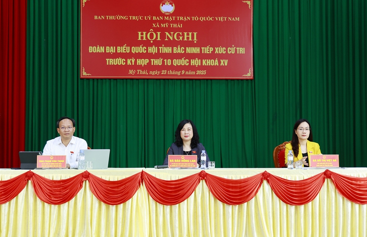 Bộ trưởng Bộ Y tế Đào Hồng Lan cùng đoàn ĐBQH Bắc Ninh tiếp xúc cử tri trước kỳ họp thứ 10, Quốc hội khoá XV- Ảnh 1. Bộ trưởng Bộ Y tế Đào Hồng Lan cùng đoàn ĐBQH Bắc Ninh tiếp xúc cử tri trước kỳ họp thứ 10, Quốc hội khoá XV- Ảnh 1.
