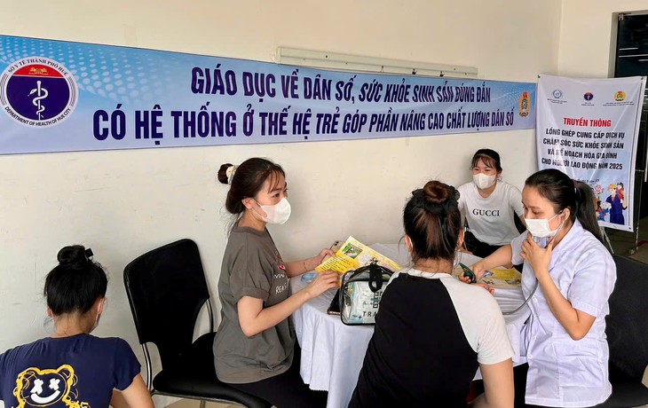 Ngành y tế TP Huế: Nỗ lực giữ vững tỷ suất sinh, kiểm soát tốt mất cân bằng giới tính khi sinh- Ảnh 1. Ngành y tế TP Huế: Nỗ lực giữ vững tỷ suất sinh, kiểm soát tốt mất cân bằng giới tính khi sinh- Ảnh 1.