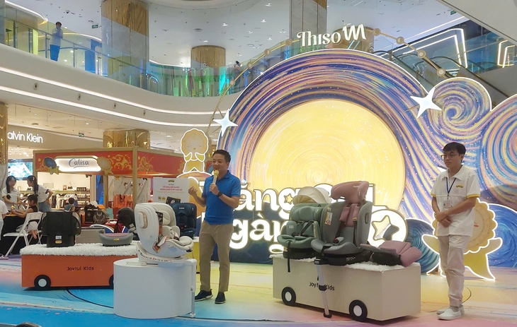 Quy định mới: Trẻ em đi ô tô cần thiết bị an toàn- Ảnh 1. Quy định mới: Trẻ em đi ô tô cần thiết bị an toàn- Ảnh 1.