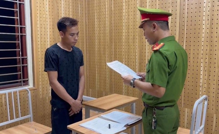 Khởi tố 3 đối tượng trong vụ hành hung người giúp đỡ nạn nhân tai nạn giao thông- Ảnh 2. Khởi tố 3 đối tượng trong vụ hành hung người giúp đỡ nạn nhân tai nạn giao thông- Ảnh 2.