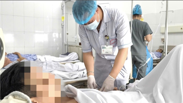 Một thanh niên bị xương cá đâm thủng ruột non, gây áp xe ổ bụng - Ảnh 3. Một thanh niên bị xương cá đâm thủng ruột non, gây áp xe ổ bụng - Ảnh 3.