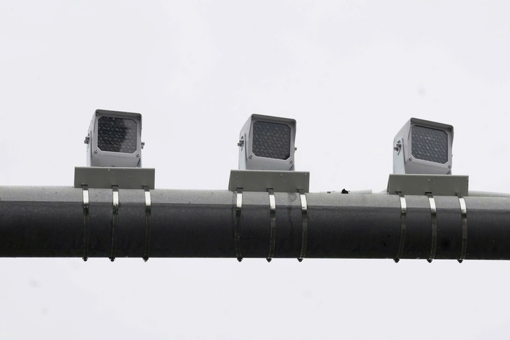 Cận cảnh camera AI phạt nguội phát hiện hàng nghìn vi phạm trong nửa ngày tại Hà Nội- Ảnh 5. Cận cảnh camera AI phạt nguội phát hiện hàng nghìn vi phạm trong nửa ngày tại Hà Nội- Ảnh 5.