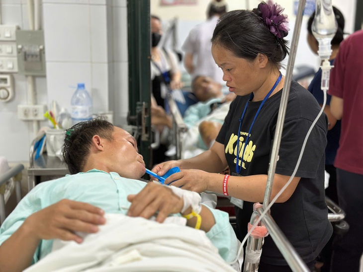 Nằm một chỗ sau tai nạn ở rừng, người đàn ông dân tộc Dao rơi vào cảnh bế tắc, cần sự trợ giúp- Ảnh 2. Nằm một chỗ sau tai nạn ở rừng, người đàn ông dân tộc Dao rơi vào cảnh bế tắc, cần sự trợ giúp- Ảnh 2.