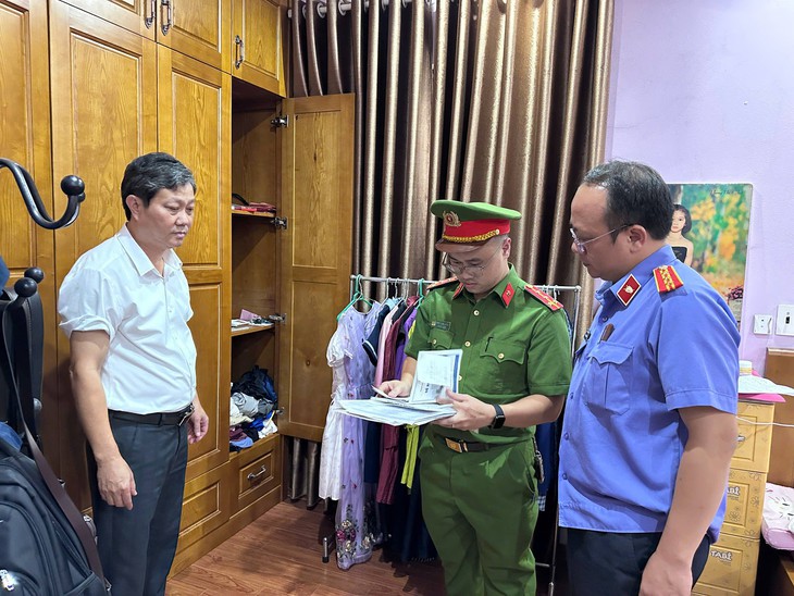 Bắt 2 người gây sức ép với doanh nghiệp để chiếm đoạt tiền- Ảnh 1. Bắt 2 người gây sức ép với doanh nghiệp để chiếm đoạt tiền- Ảnh 1.