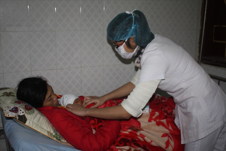 Trung tâm y tế của tỉnh miền núi tập trung triển khai tuần lễ 'Làm mẹ an toàn'- Ảnh 1. Trung tâm y tế của tỉnh miền núi tập trung triển khai tuần lễ 'Làm mẹ an toàn'- Ảnh 1.