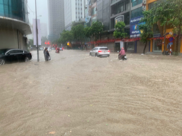 Hà Nội mưa vừa và mưa to những ngày tới do hoàn lưu bão liên tiếp- Ảnh 2. Hà Nội mưa vừa và mưa to những ngày tới do hoàn lưu bão liên tiếp- Ảnh 2.