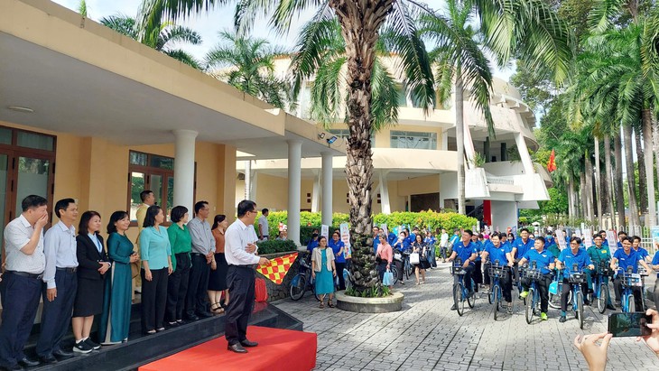 Nguy cơ thiếu hụt lao động trẻ, TPHCM kêu gọi sinh đủ hai con- Ảnh 1.