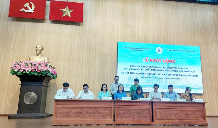 Nguy cơ thiếu hụt lao động trẻ, TPHCM kêu gọi sinh đủ hai con- Ảnh 2.