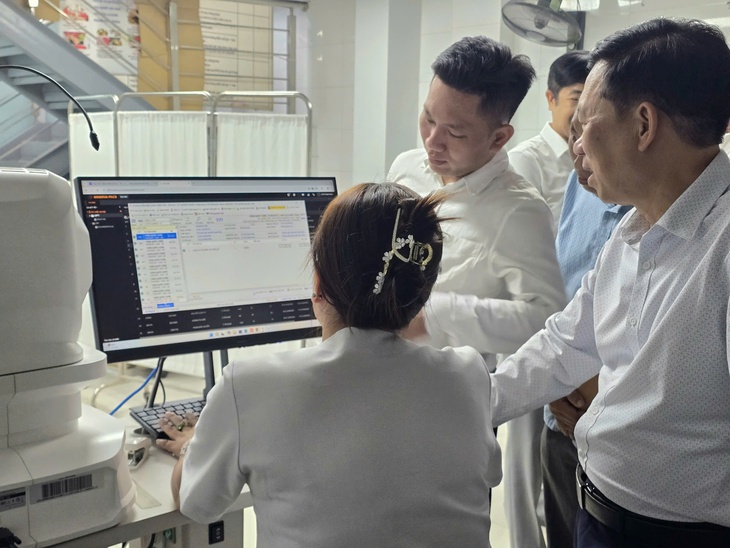 Bệnh viện Mắt Hà Nội triển khai bệnh án điện tử tiến đến chuyển đổi số toàn diện- Ảnh 2. Bệnh viện Mắt Hà Nội triển khai bệnh án điện tử tiến đến chuyển đổi số toàn diện- Ảnh 2.