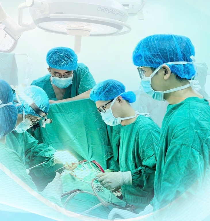 Bố mẹ quét chợ mưu sinh, con bị tim bẩm sinh không có tiền mổ, bác sĩ gọi tài trợ hồi sinh bé diệu kỳ - Ảnh 1.