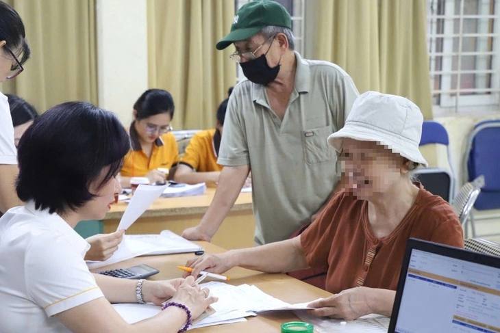 Bộ Y tế nói gì trước kiến nghị của cử tri 'sớm ban hành hướng dẫn thực hiện trợ cấp hưu trí xã hội'?- Ảnh 1. Bộ Y tế nói gì trước kiến nghị của cử tri 'sớm ban hành hướng dẫn thực hiện trợ cấp hưu trí xã hội'?- Ảnh 1.