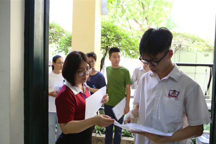Kỳ thi tốt nghiệp THPT 2026 và 2027 sẽ như thế nào?- Ảnh 1.
