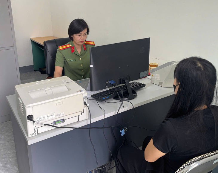 Cô gái 9x bị xử phạt 7,5 triệu đồng vì đăng thông tin sai sự thật về Bệnh viện Sản - Nhi Lào Cai lên mạng xã hội- Ảnh 1. Cô gái 9x bị xử phạt 7,5 triệu đồng vì đăng thông tin sai sự thật về Bệnh viện Sản - Nhi Lào Cai lên mạng xã hội- Ảnh 1.